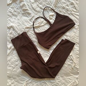 Vuori Chocolate Brown Set- All The Form Leggings and All The Feels Sports Bra